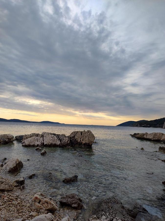 Udobna Soba Za Dvoje Hotel Đảo Hvar Ngoại thất bức ảnh